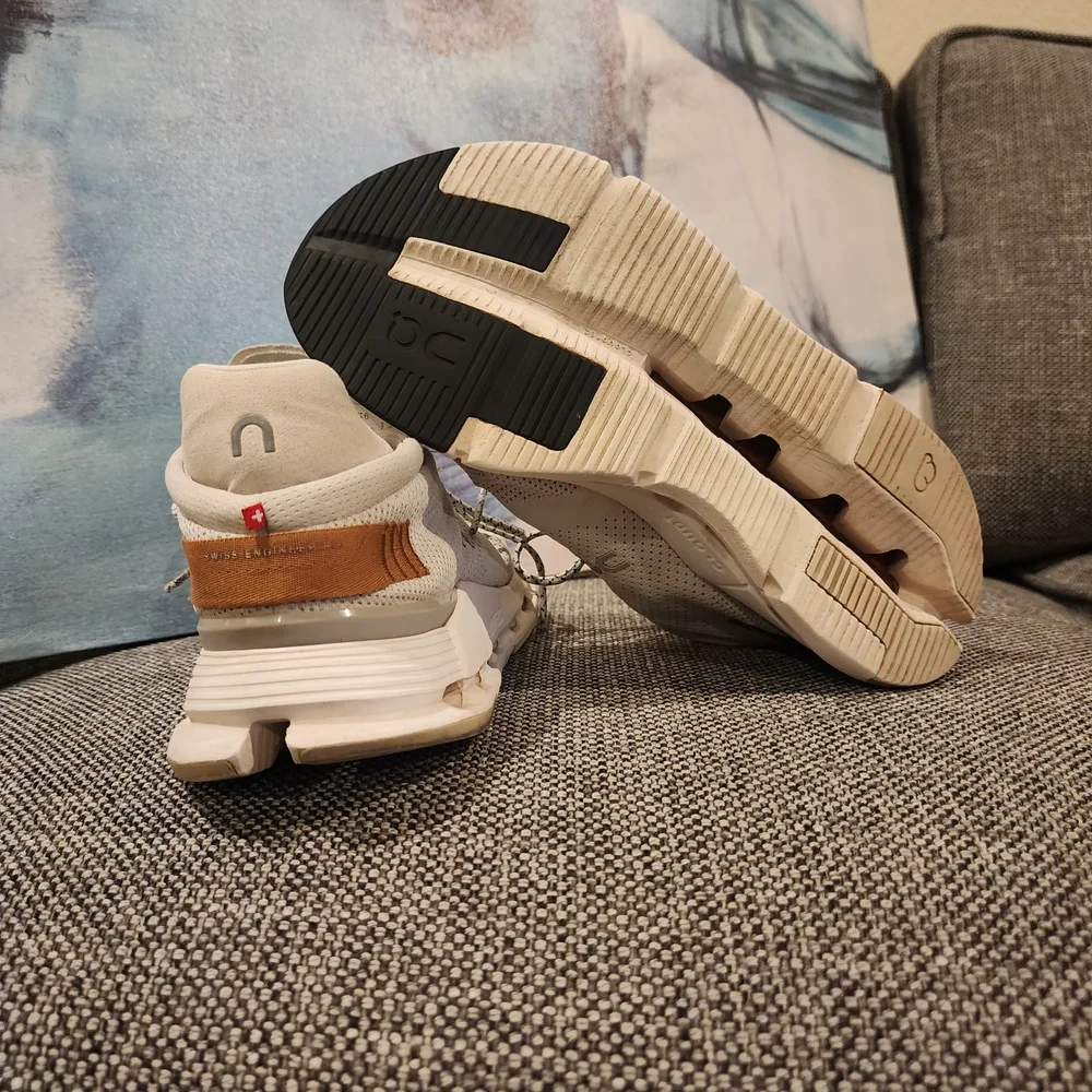 On Running Women's Sneakers - Cream and Gray - Picture 4 of 5